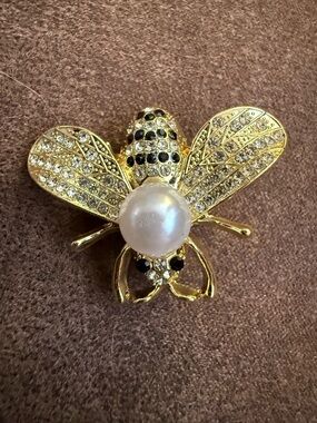 Bee Brooch